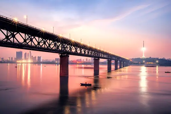 口中带字是什么意思